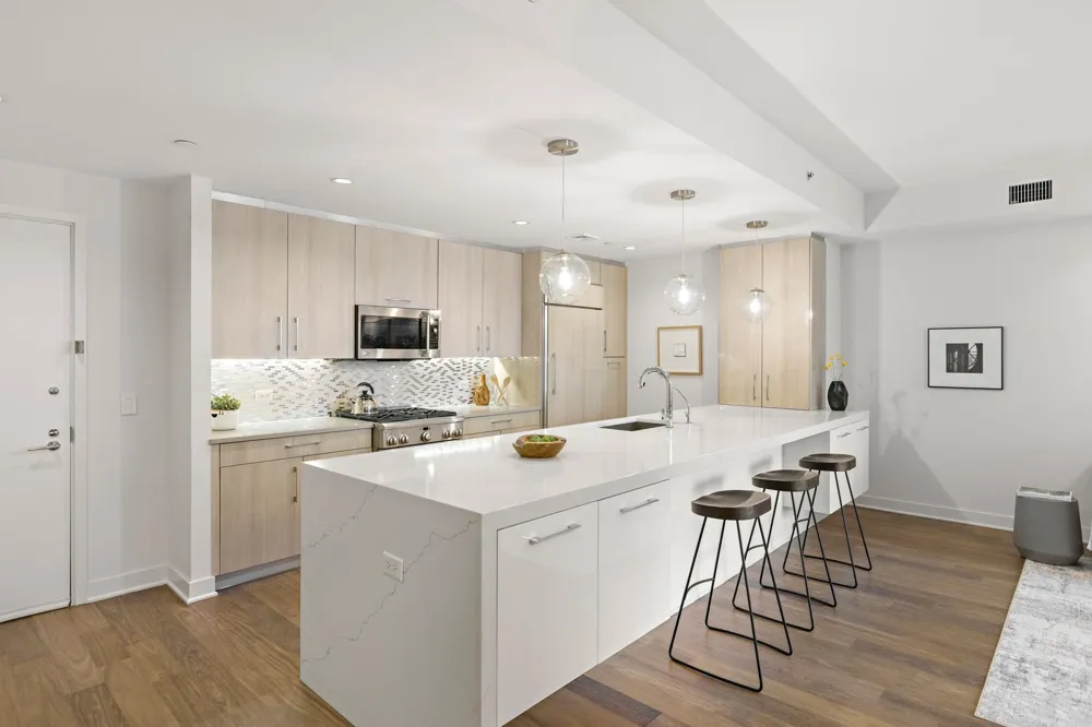 1200 AVENUE AT PORT IMPERIAL Weehawken, NJ 07086