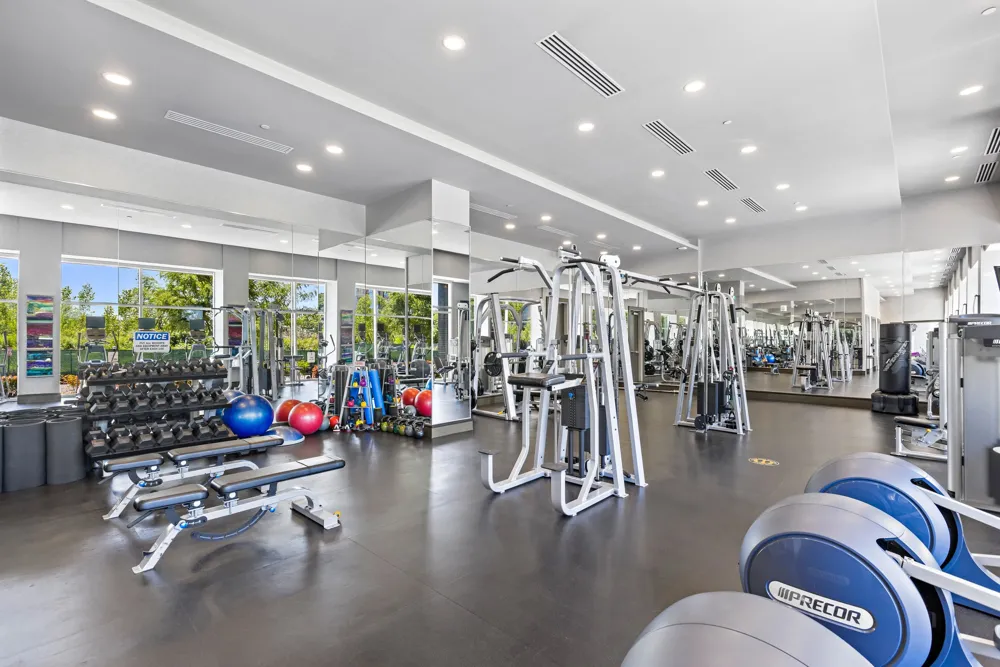 1200 AVENUE AT PORT IMPERIAL Weehawken, NJ 07086