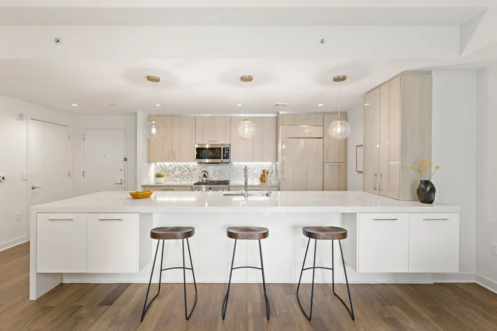 1200 AVENUE AT PORT IMPERIAL Weehawken, NJ 07086