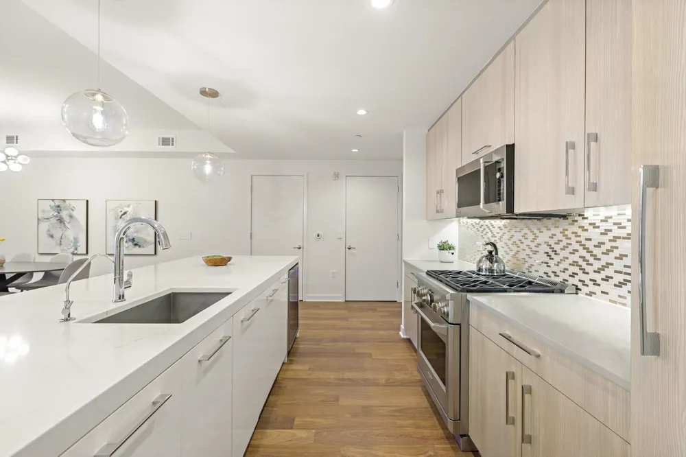 1200 AVENUE AT PORT IMPERIAL Weehawken, NJ 07086
