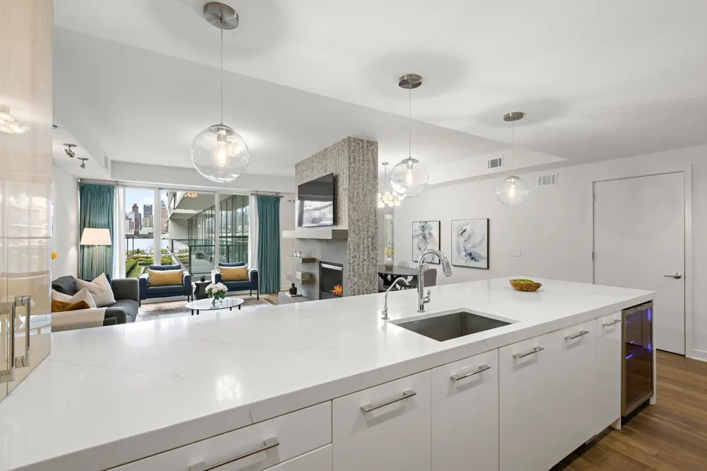 1200 AVENUE AT PORT IMPERIAL Weehawken, NJ 07086