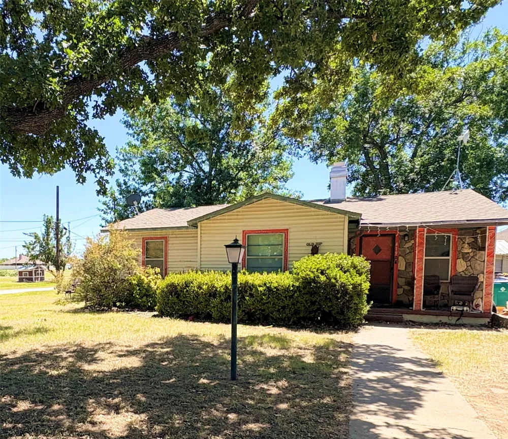 419 E Conner Street Eastland, TX 76448