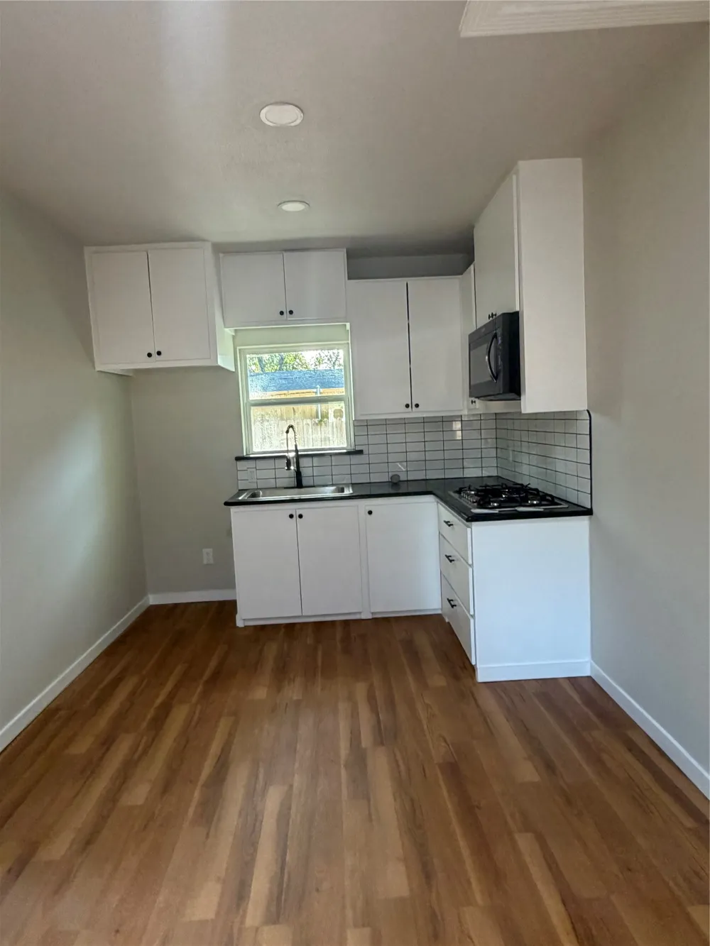 1818 Walnut Avenue Carrollton, TX 75006