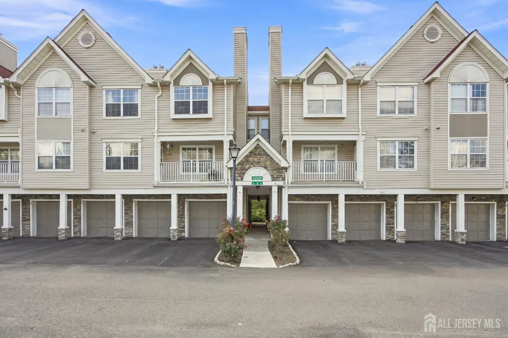 17 Prestwick Way Edison, NJ 08820