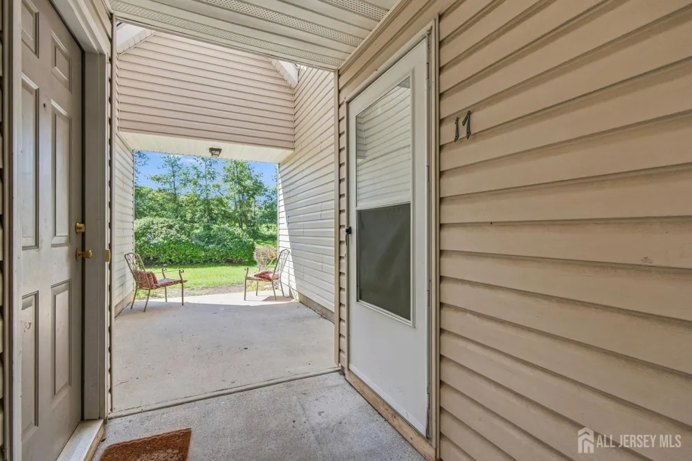 17 Prestwick Way Edison, NJ 08820