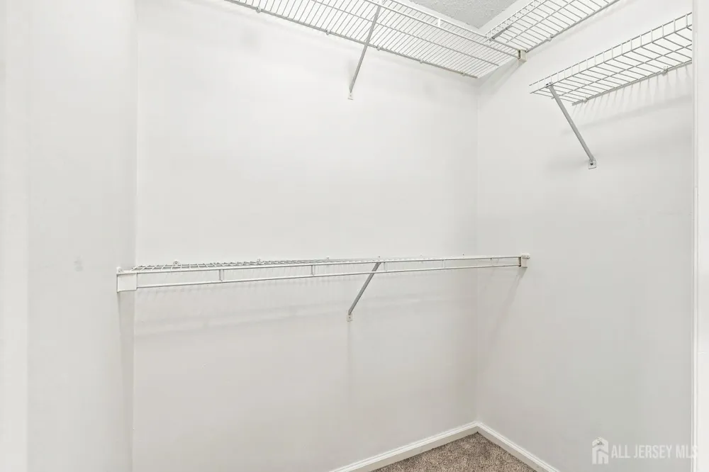 17 Prestwick Way Edison, NJ 08820