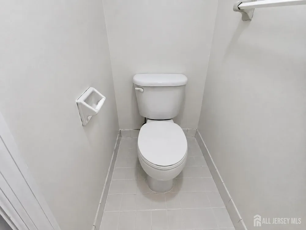151-151 Prestwick Way Edison, NJ 08820