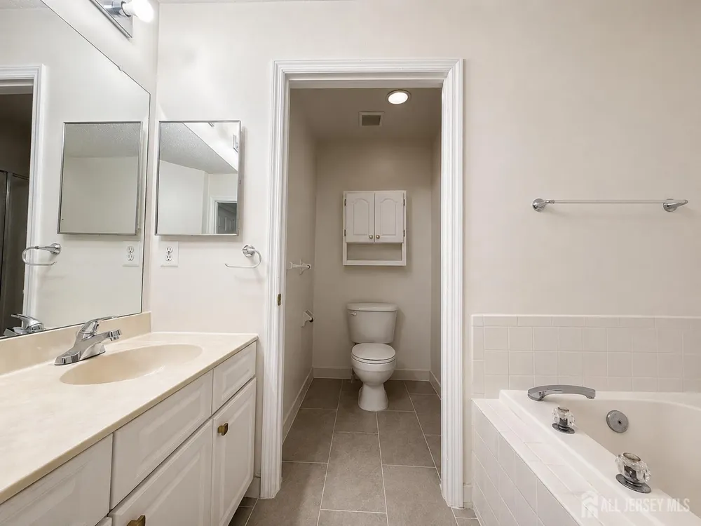 151-151 Prestwick Way Edison, NJ 08820