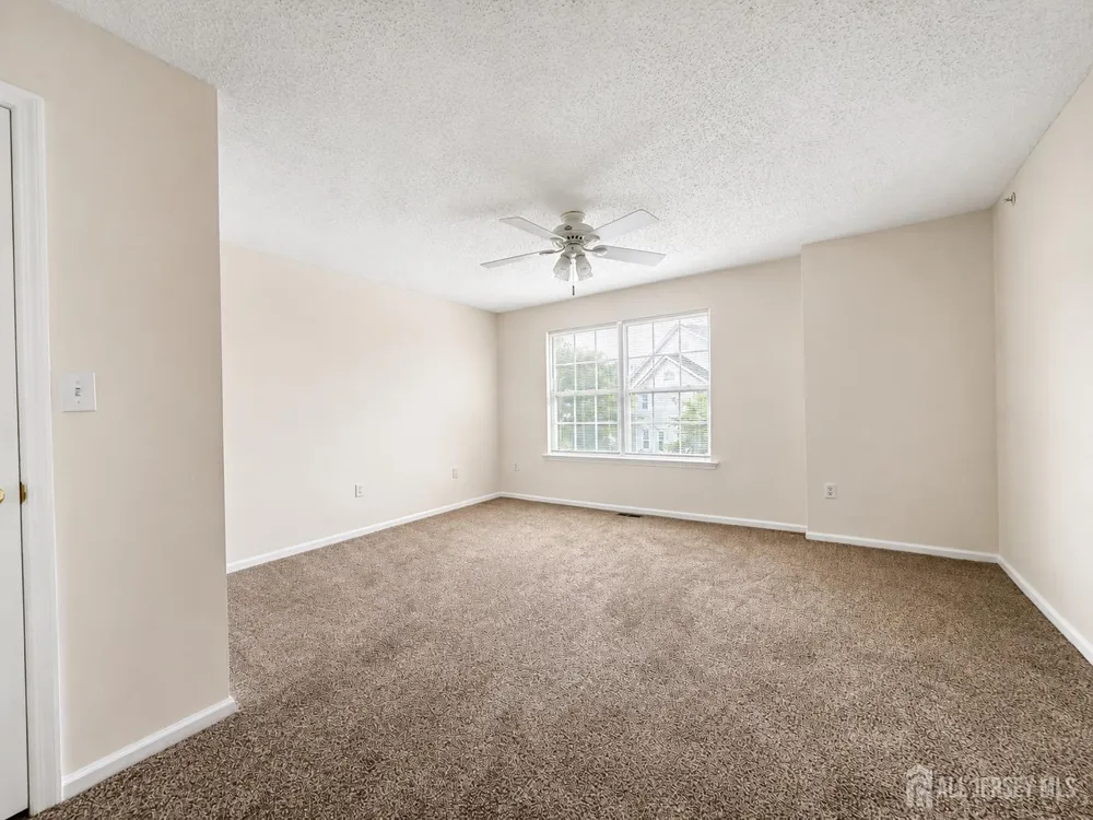 151-151 Prestwick Way Edison, NJ 08820