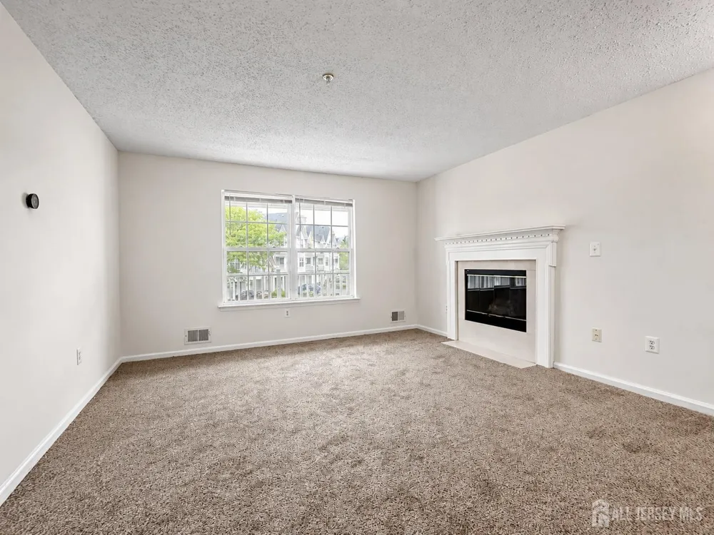 151-151 Prestwick Way Edison, NJ 08820