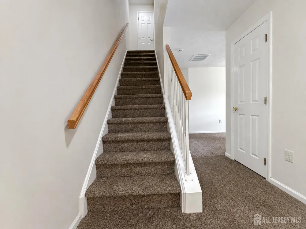 151-151 Prestwick Way Edison, NJ 08820