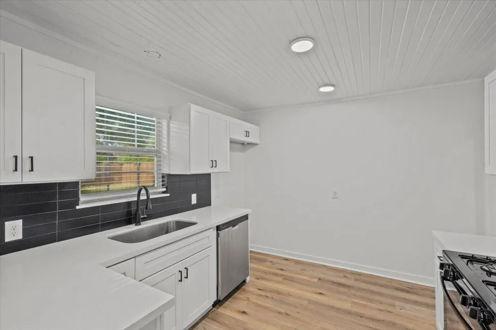 4501 E 38th Street Dickinson, TX 77539