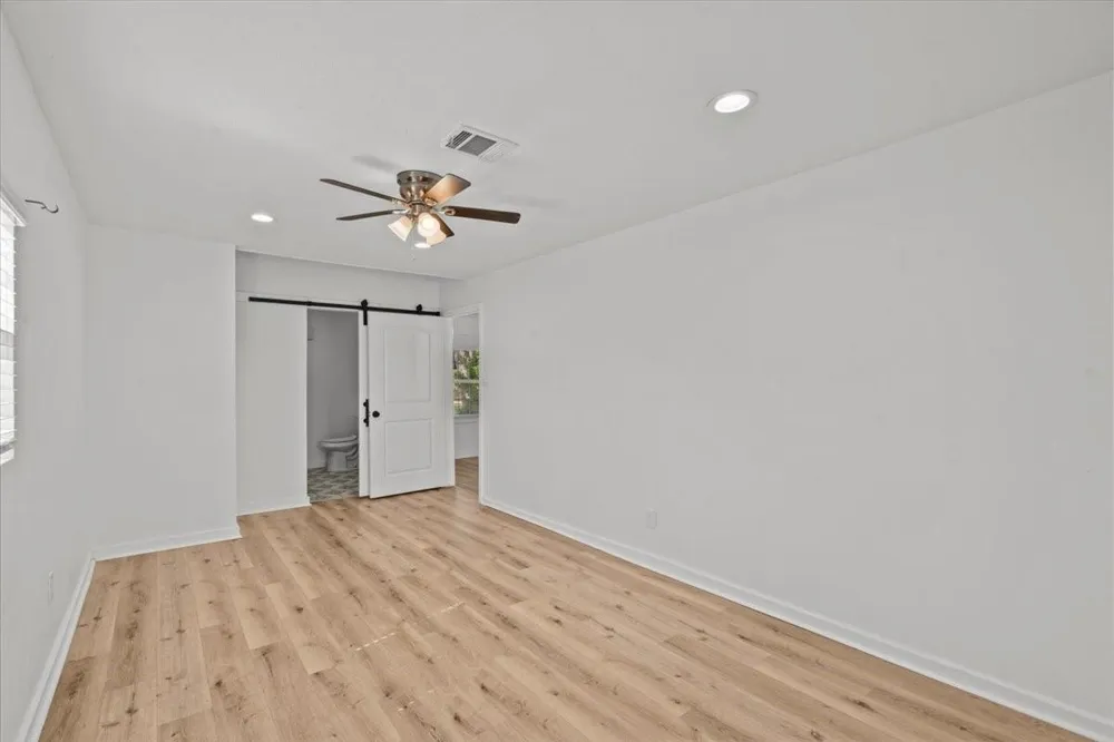 4501 E 38th Street Dickinson, TX 77539