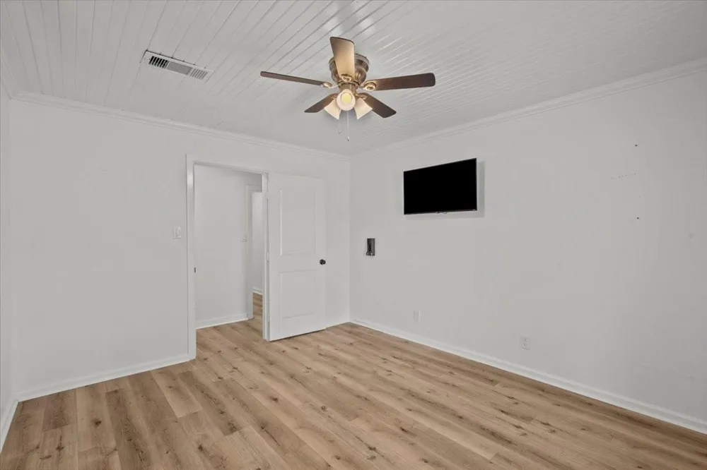 4501 E 38th Street Dickinson, TX 77539