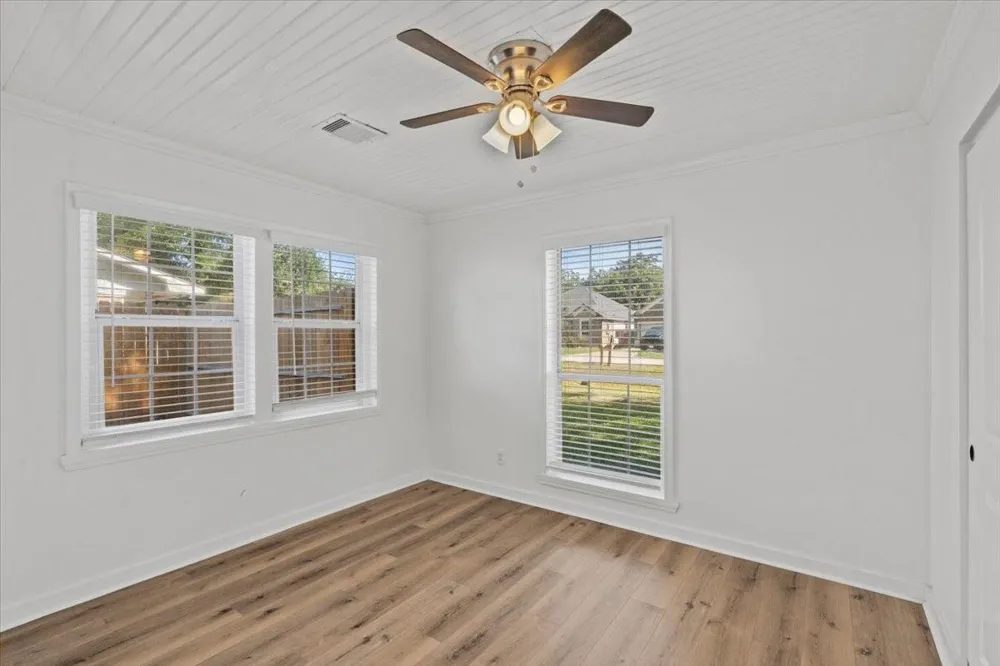 4501 E 38th Street Dickinson, TX 77539