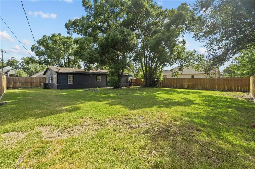 4501 E 38th Street Dickinson, TX 77539