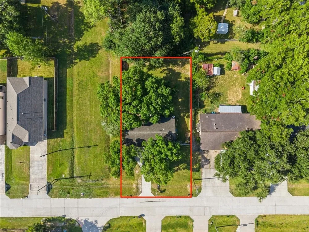 4501 E 38th Street Dickinson, TX 77539