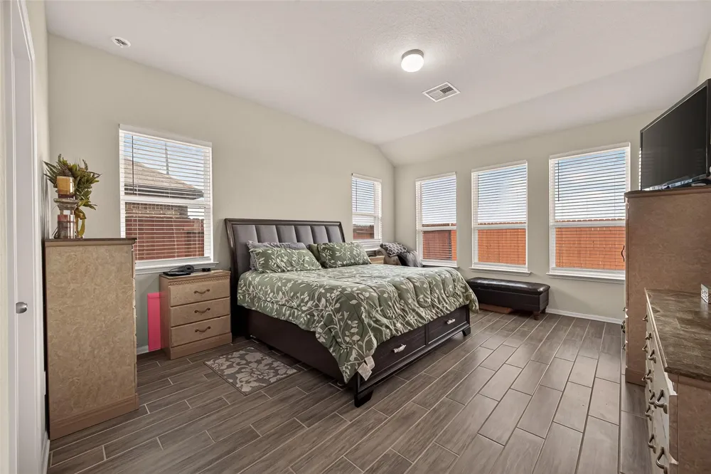 1914 Walnut Green Circle Rosenberg, TX 77471