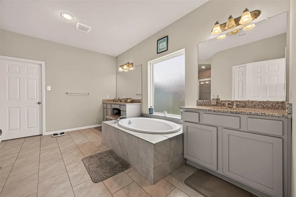 1914 Walnut Green Circle Rosenberg, TX 77471