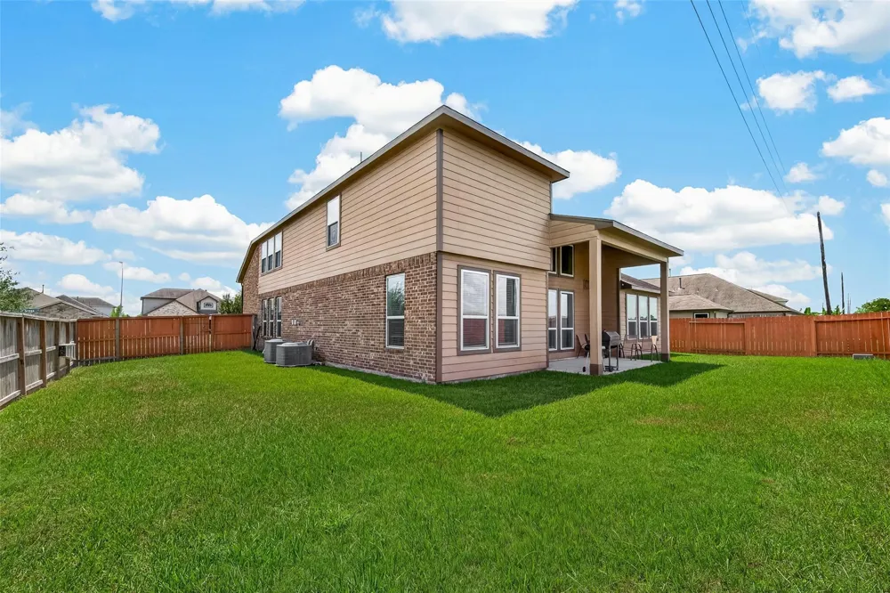 1914 Walnut Green Circle Rosenberg, TX 77471