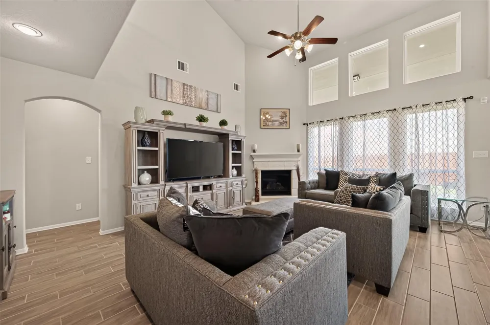 1914 Walnut Green Circle Rosenberg, TX 77471