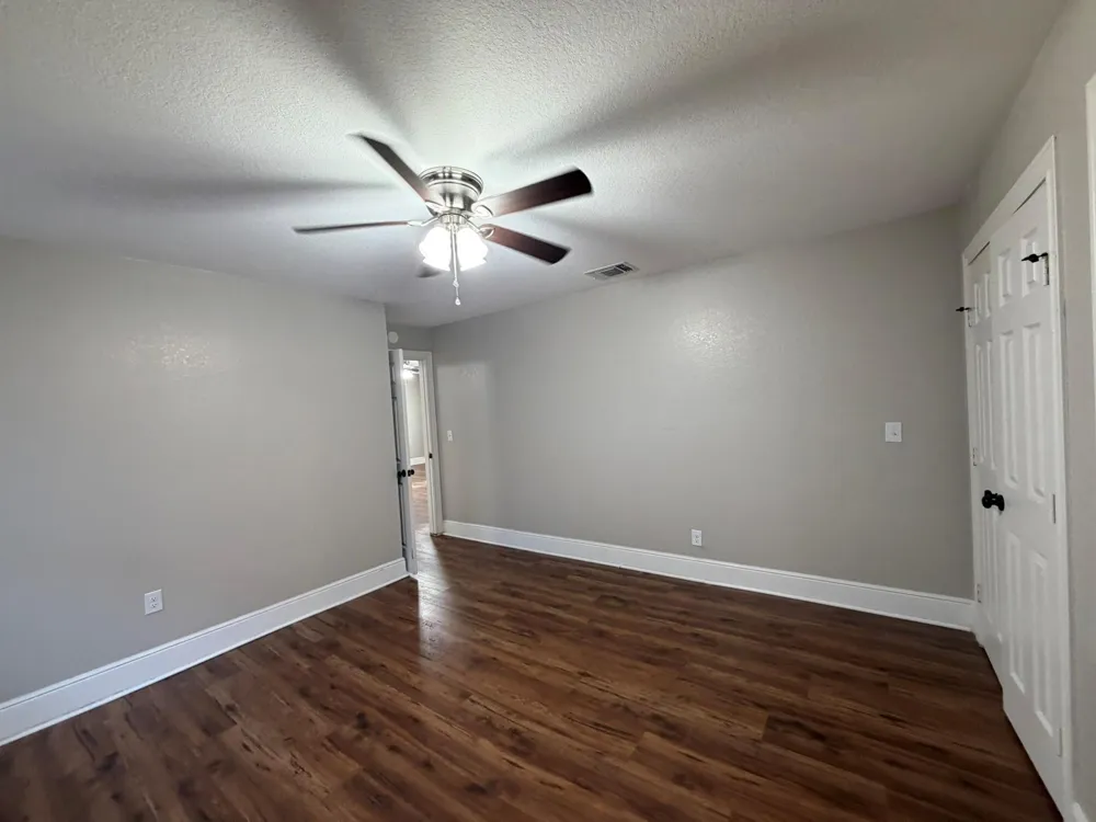 104 Mesquite Street Louise, TX 77455