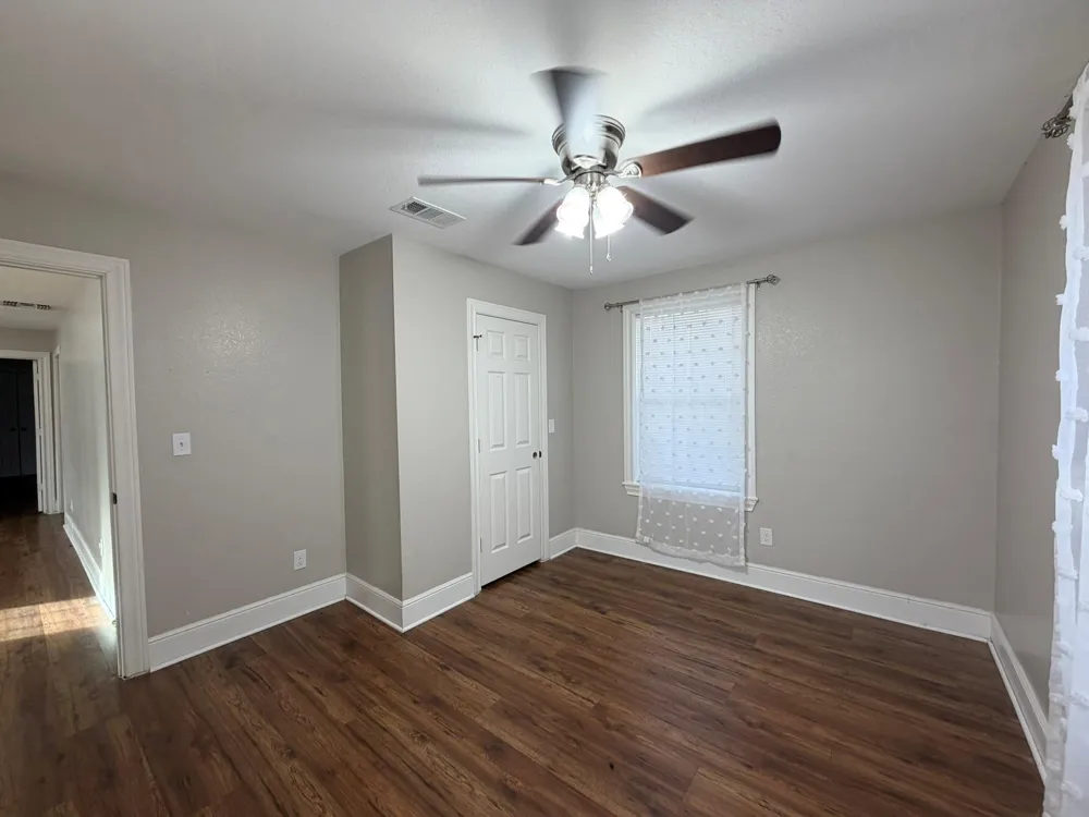 104 Mesquite Street Louise, TX 77455
