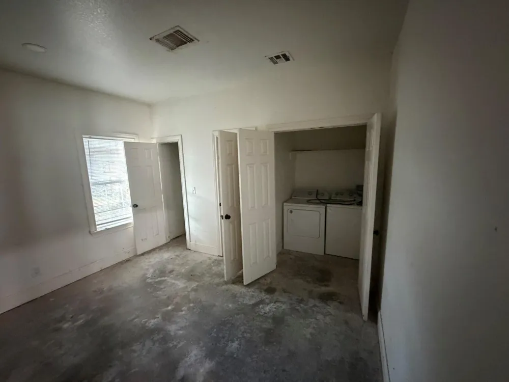 104 Mesquite Street Louise, TX 77455