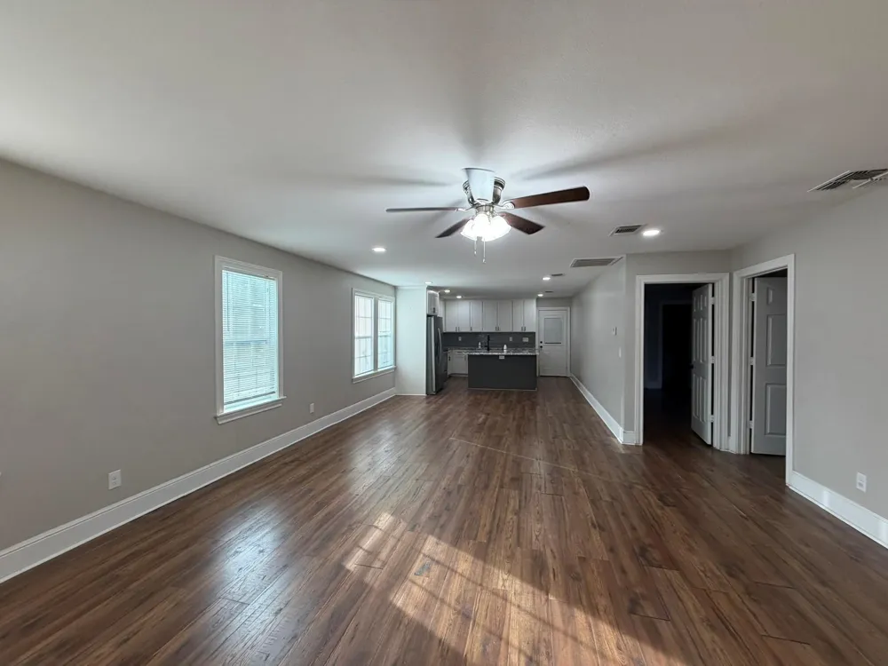 104 Mesquite Street Louise, TX 77455