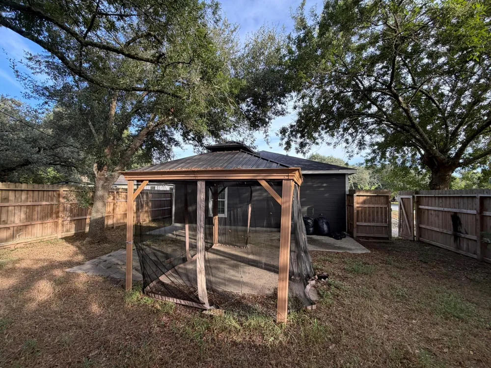 104 Mesquite Street Louise, TX 77455