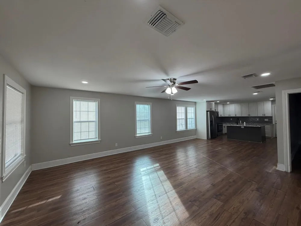 104 Mesquite Street Louise, TX 77455