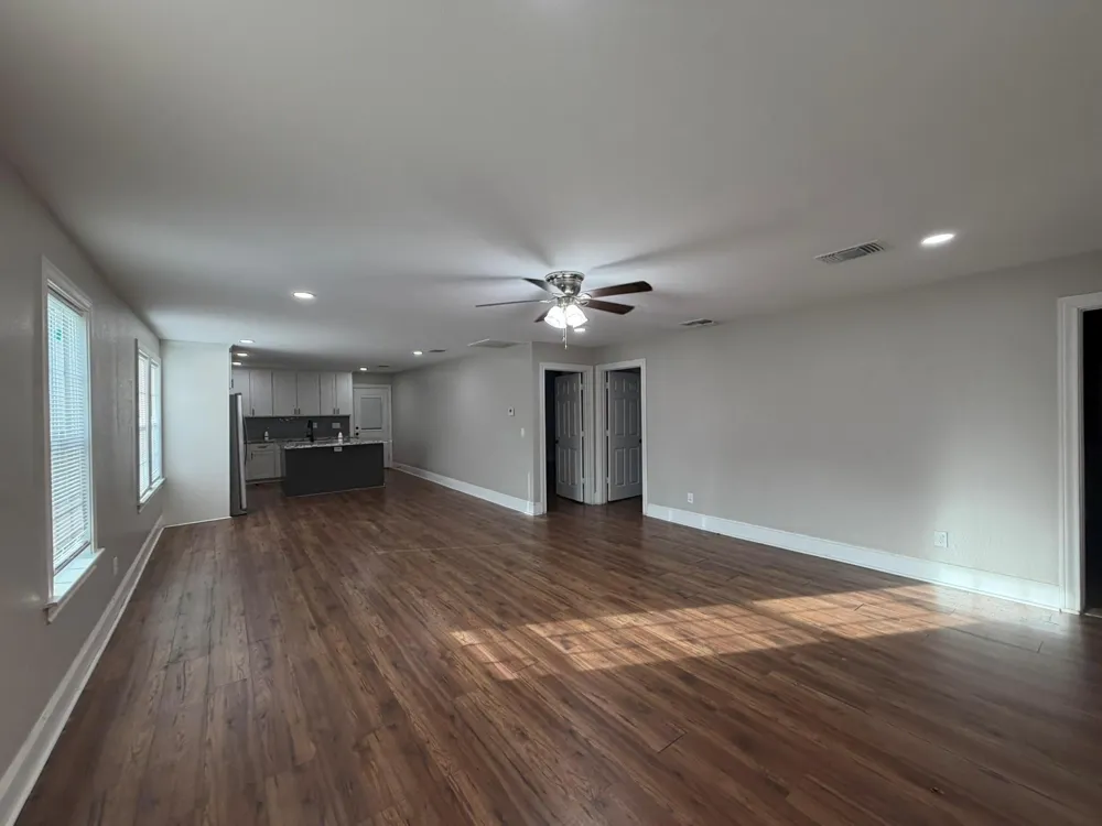 104 Mesquite Street Louise, TX 77455