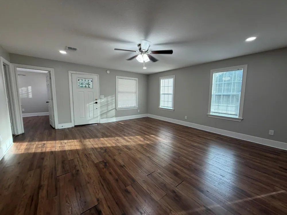 104 Mesquite Street Louise, TX 77455