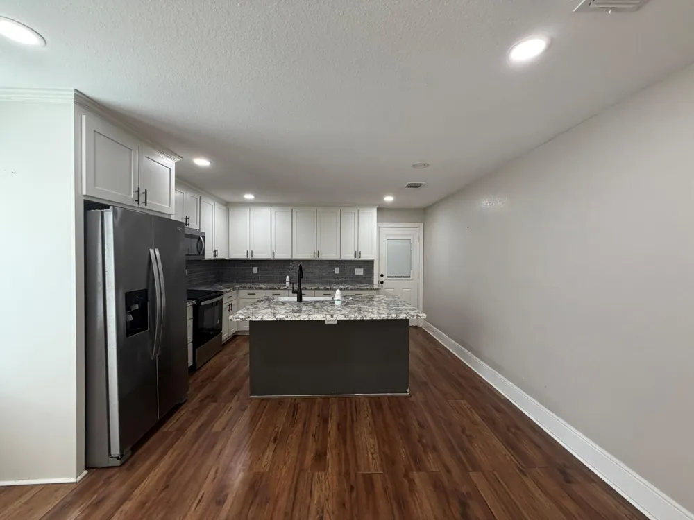 104 Mesquite Street Louise, TX 77455