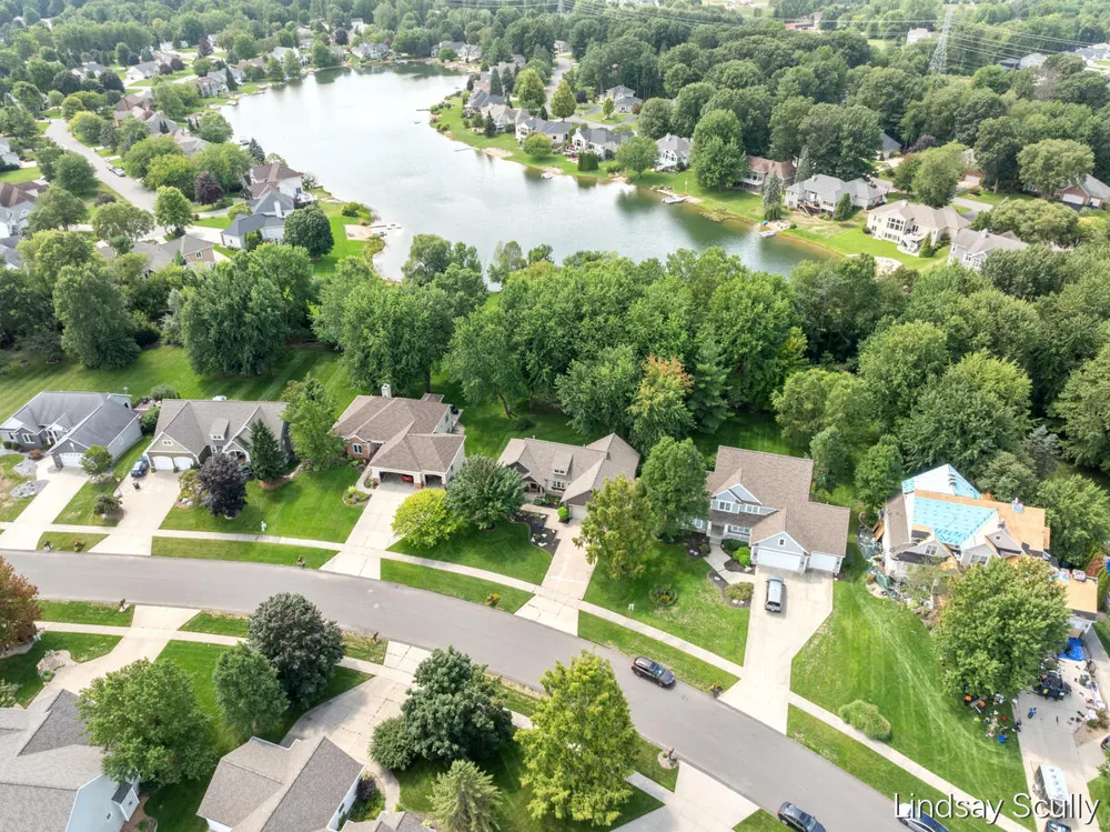 7889 Meadowood Drive Hudsonville, MI 49426
