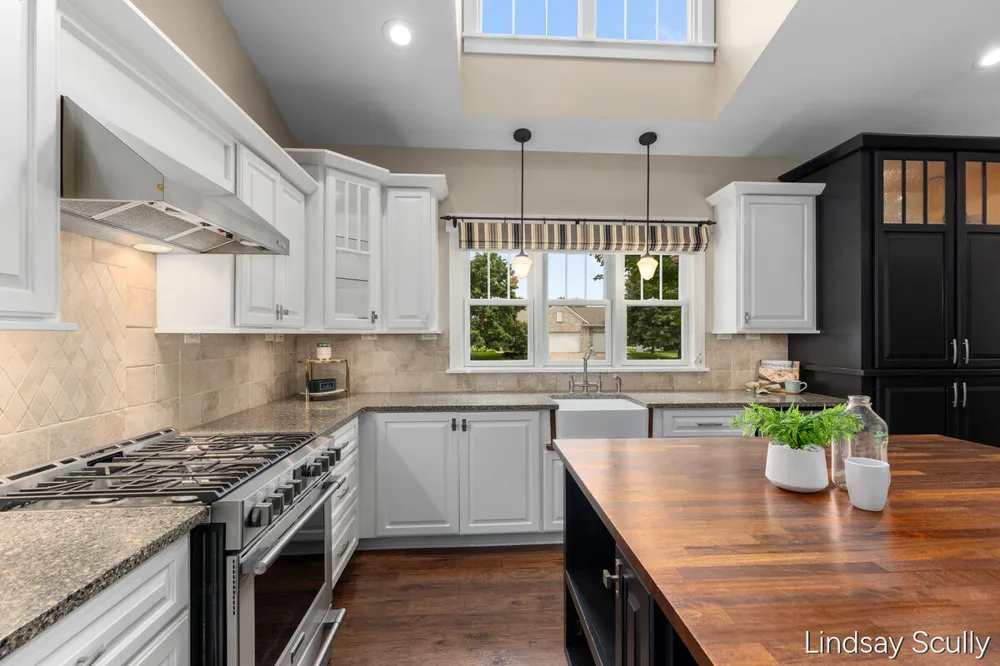 7889 Meadowood Drive Hudsonville, MI 49426