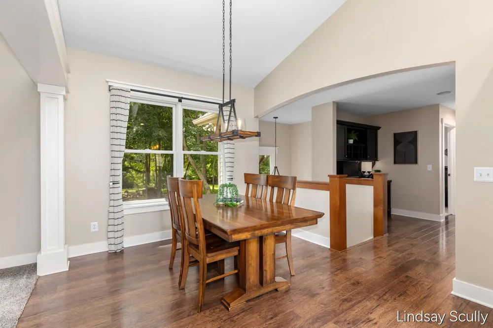 7889 Meadowood Drive Hudsonville, MI 49426