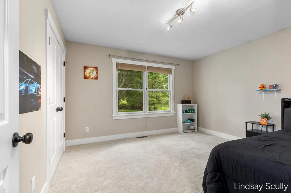 7889 Meadowood Drive Hudsonville, MI 49426