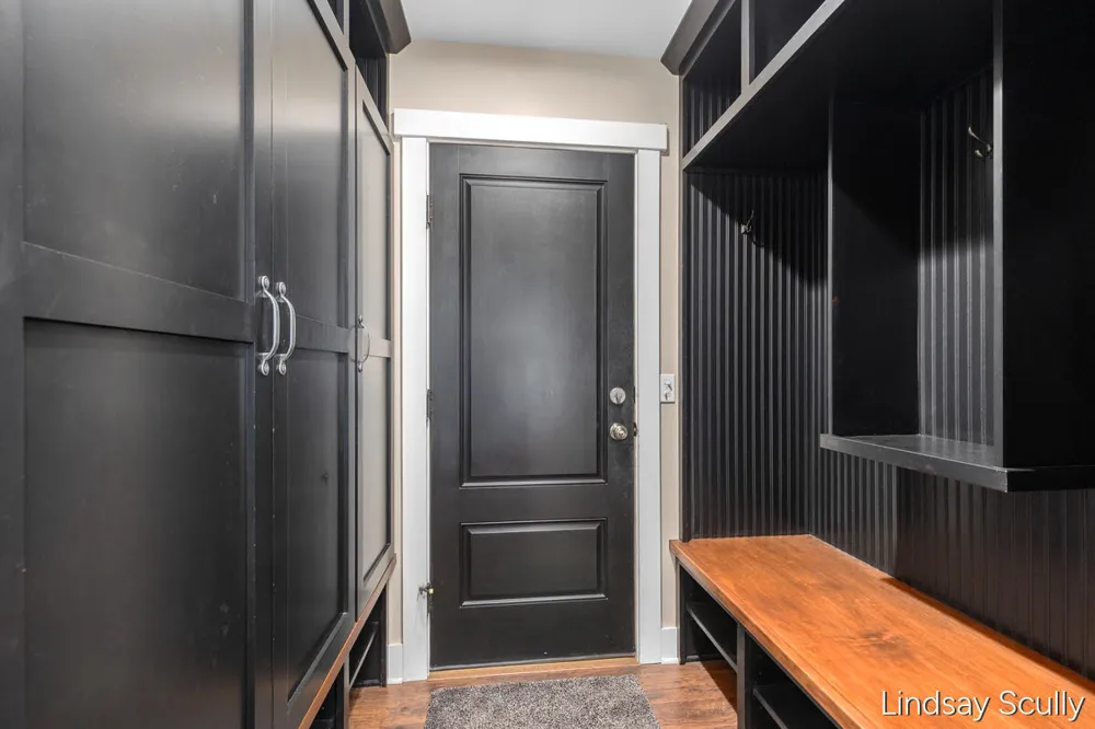 7889 Meadowood Drive Hudsonville, MI 49426