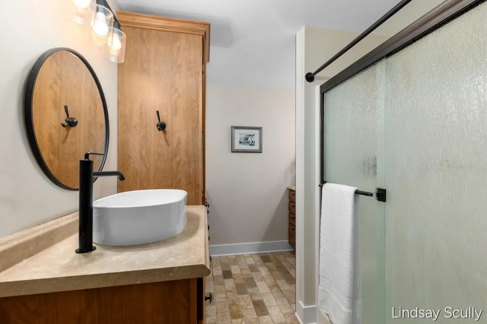 7889 Meadowood Drive Hudsonville, MI 49426
