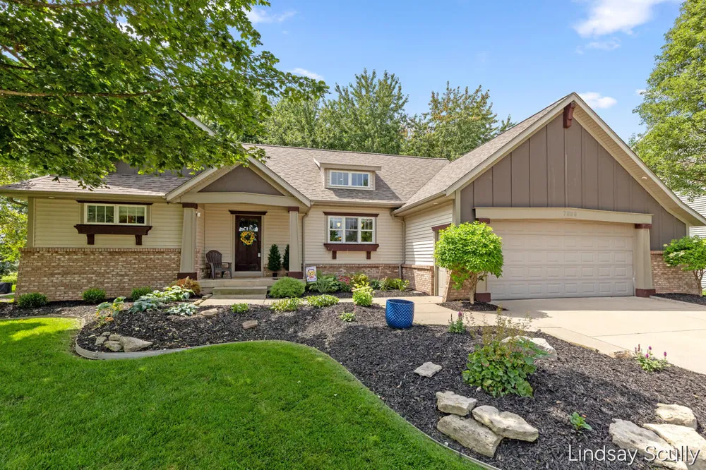 7889 Meadowood Drive Hudsonville, MI 49426