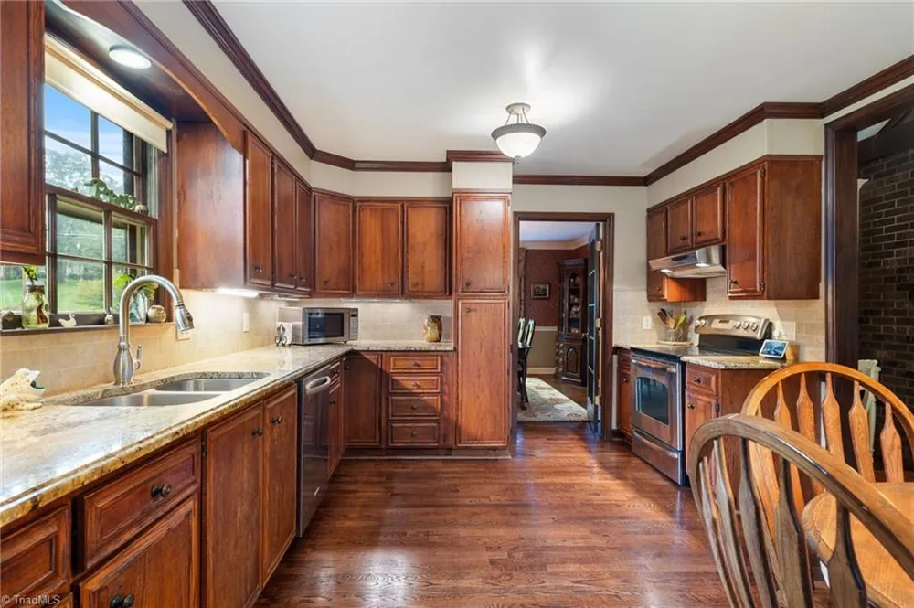 3440 Dixiana Lane Pfafftown, NC 27040