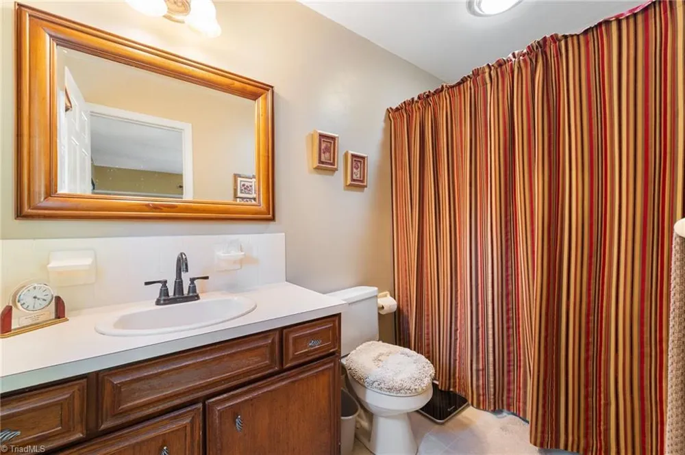 3440 Dixiana Lane Pfafftown, NC 27040