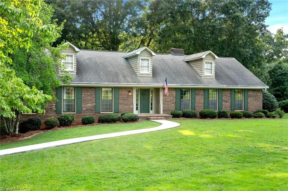 3440 Dixiana Lane Pfafftown, NC 27040