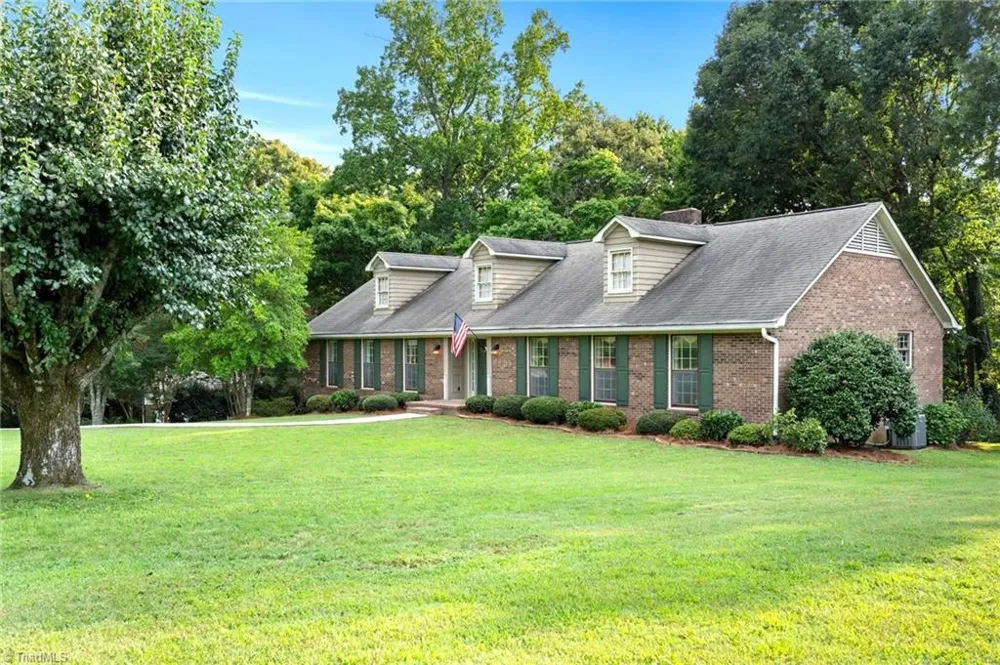 3440 Dixiana Lane Pfafftown, NC 27040