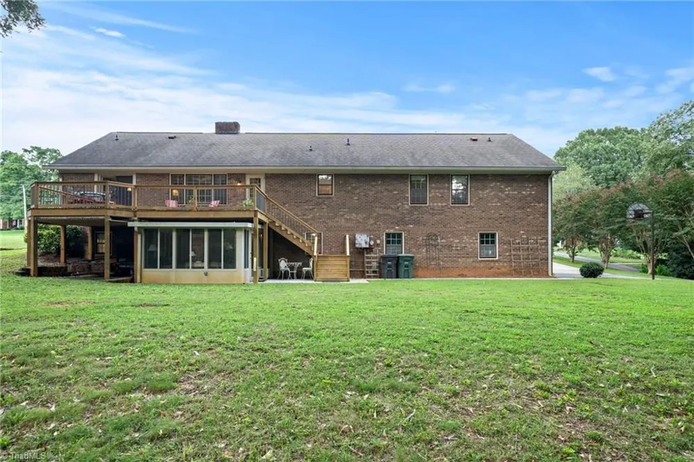 3440 Dixiana Lane Pfafftown, NC 27040