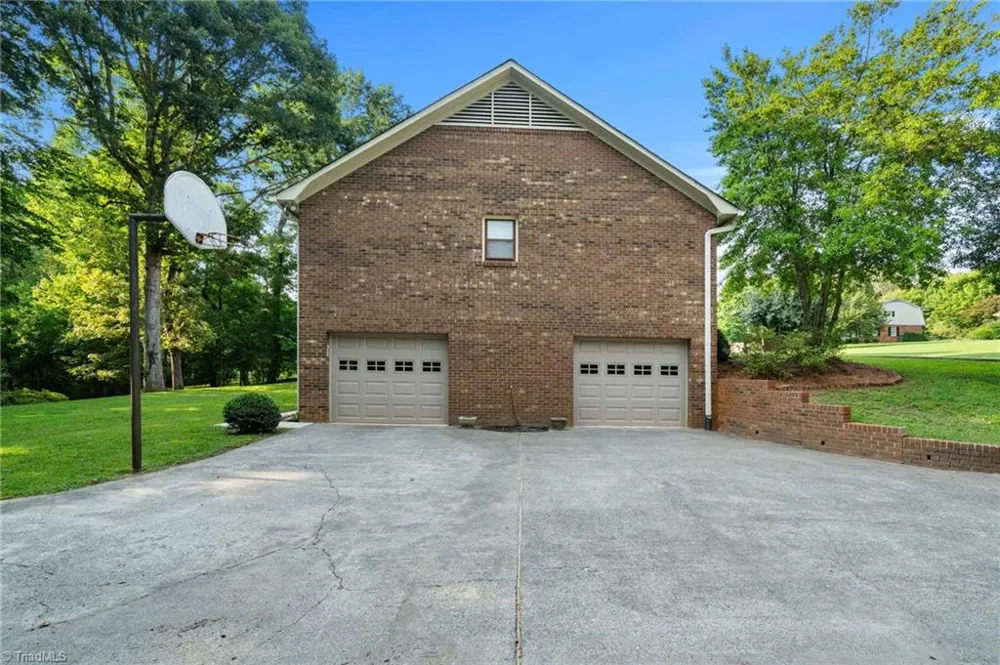 3440 Dixiana Lane Pfafftown, NC 27040