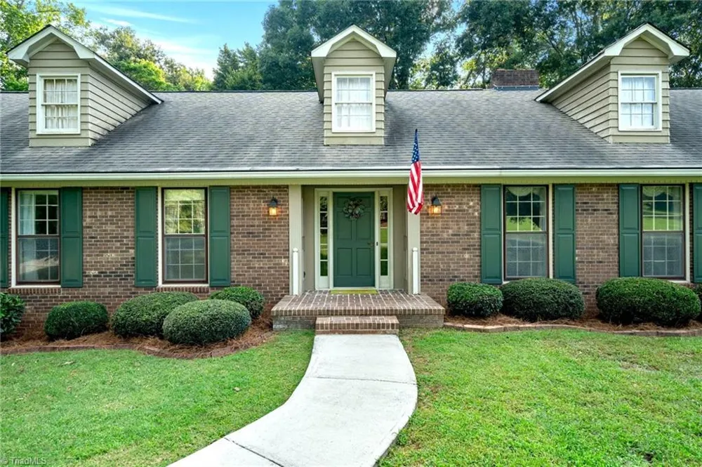 3440 Dixiana Lane Pfafftown, NC 27040