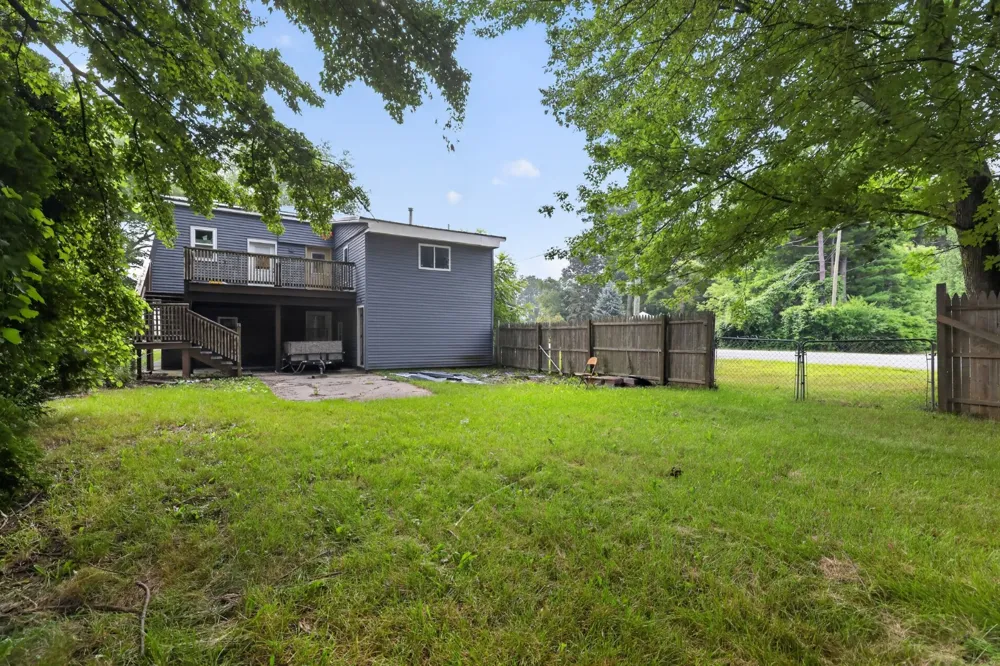 4007 Pine Grove Ave Fort Gratiot, MI 48059