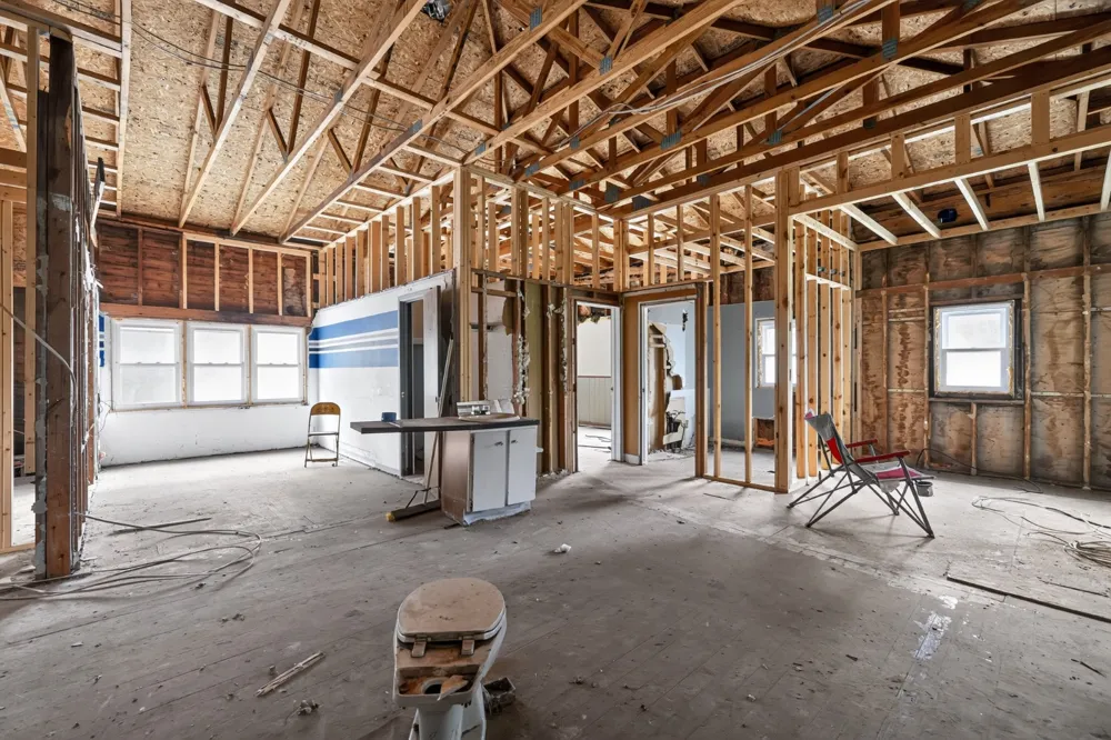 4007 Pine Grove Ave Fort Gratiot, MI 48059